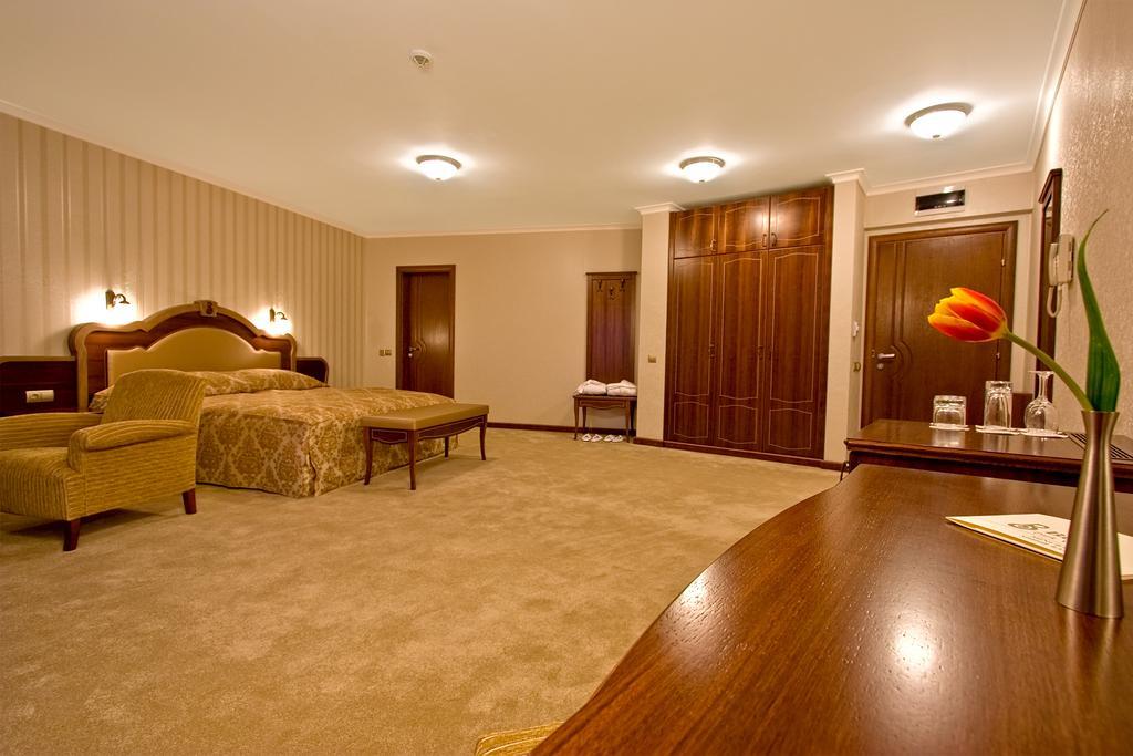 Hotel Berlin Park Vitosha Sofia Room photo