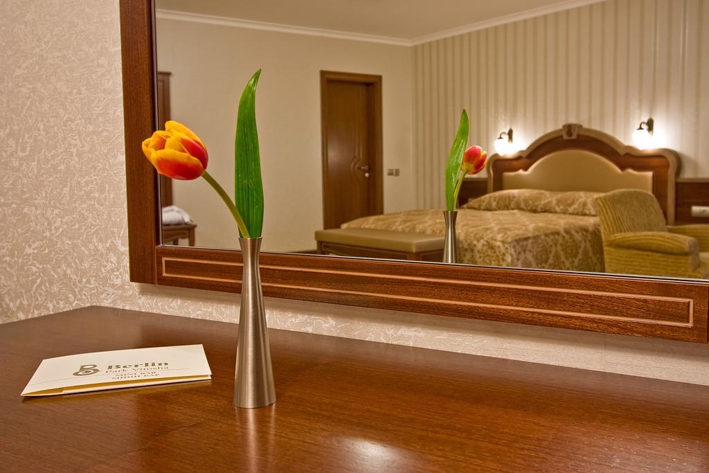 Hotel Berlin Park Vitosha Sofia Room photo