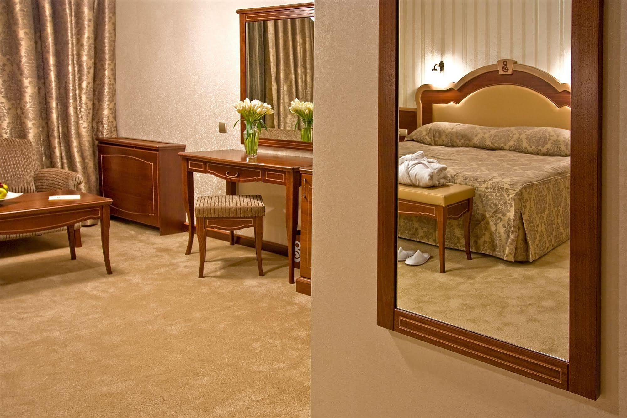 Hotel Berlin Park Vitosha Sofia Room photo